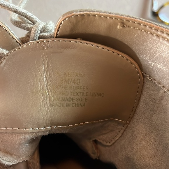 Vince Camuto NWOB Keltana Leather
Combat Boot - Size 9 - Picture 10 of 10